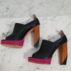 "SOLD" Finsk Peep-Toe Platform Pumps Size 37
